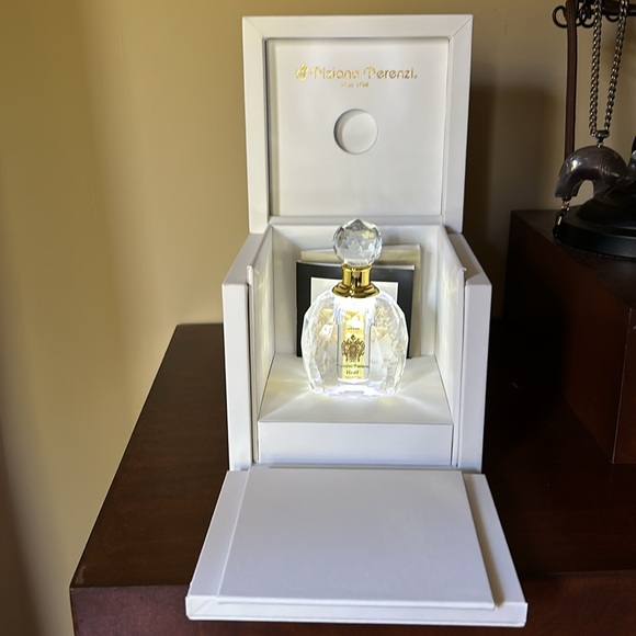 Tiziana Terenzi Kaff Attar
Eau de Parfum - Picture 6 of 12
